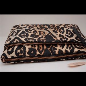 {Huge Sale}Victorias Secret Pink Makeup Bag